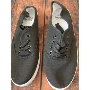 Black Canvas Lace-Up Casual Sneakers Size 40